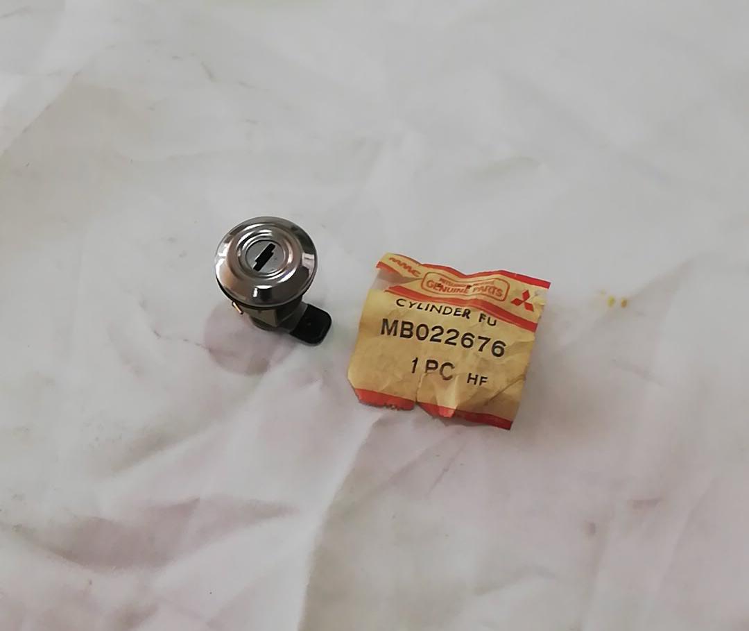 Orjinal Mitsubishi Colt Galant L200 Pajero Yakıt Depo Kilit MB022676