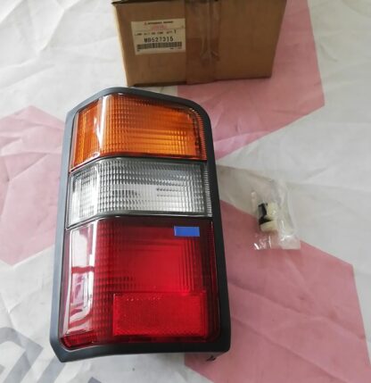 Orjinal Mitsubishi L300 Sol Stop Lambası MB527315