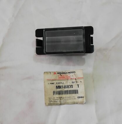 Orjinal Mitsubishi L200 CR Plaka Alt Lamba MN146839