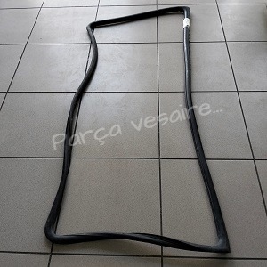 Mitsubishi Canter Ön Cam Lastiği (70cm x 1.60cm)